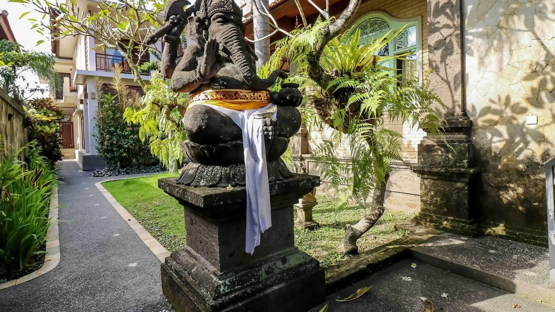 Nida Rooms Monkey Forest Temple Complex Ubud  Indonesia